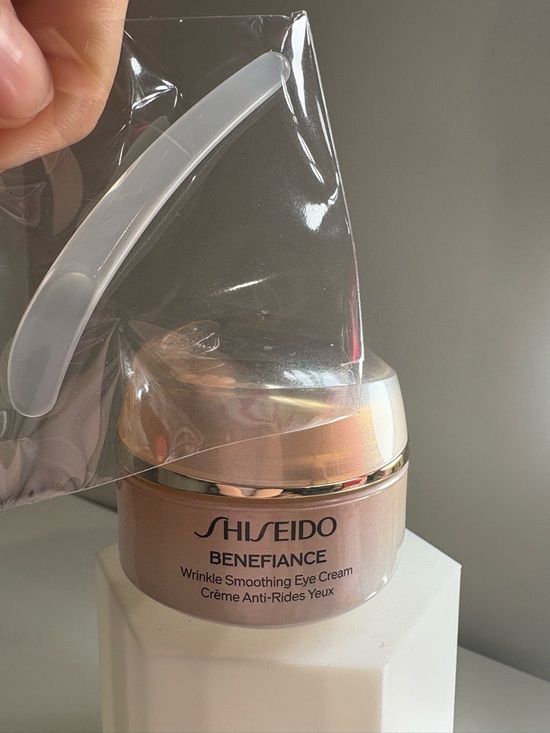 Shiseido Benefiance Wrinkle Smoothing Eye Cream, SEALED BNIB FULL SIZE 15mL - Picture 3 of 9